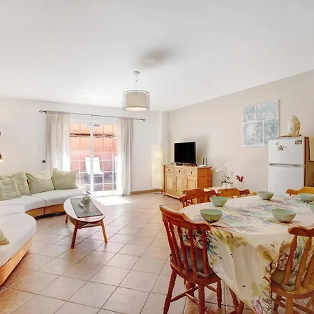 Casa Familia * Guia de Isora (Tenerife)